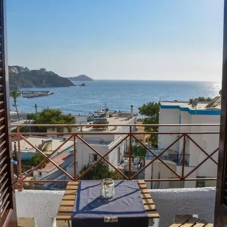 Celeste House Holiday home Myrties